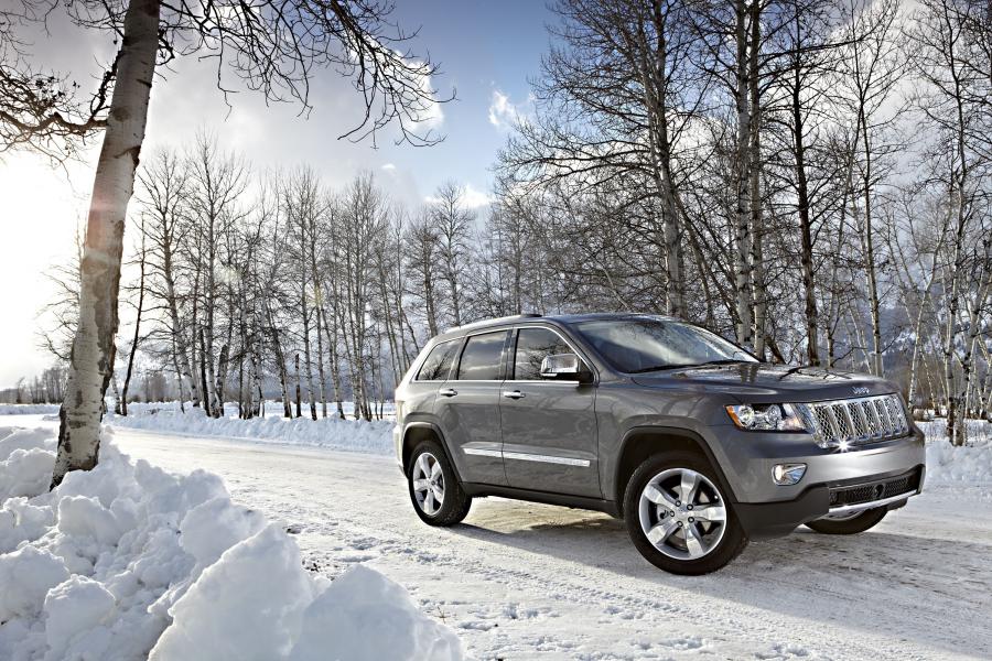  Jeep Grand Cherokee Overland Summit 2011 года  (фото 11 из 17)